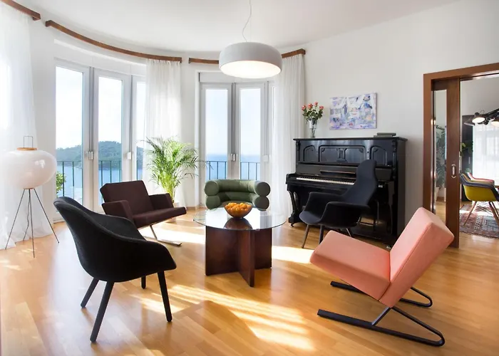 Grande Bukovca - Beautiful 5 Bedroom - Sea Views - Glamorous Location *