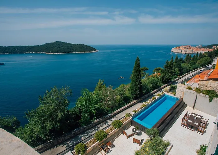 Villa Grande Bukovca - Beautiful 5 Bedroom - Sea Views - Glamorous Location