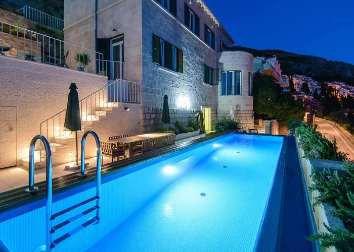 Grande Bukovca - Beautiful 5 Bedroom - Sea Views - Glamorous Location