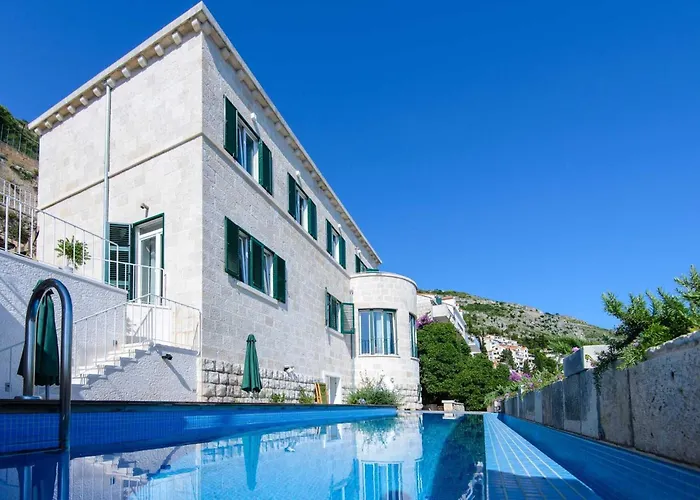 Villa Grande Bukovca - Beautiful 5 Bedroom - Sea Views - Glamorous Location
